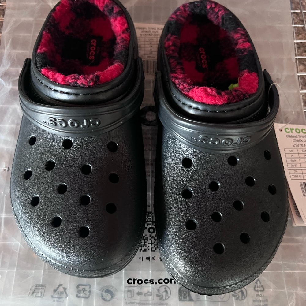 Crocs Kids' Black Fleece Lined